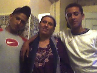 c moi par maman et mon fr�re hamza 